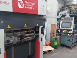 Piegatrice elettrica Mod. DDS 2090 – 900×20 ton