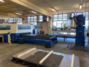 Taglio Laser Trumpf Trulaser 3530 – 3000×1500 mm – Potenza 4000w Completo di automazione per il carico e lo scarico della laniera “LIftMaster”